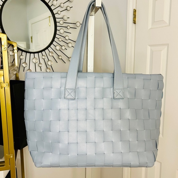 Like New! LIKE DREAMS woven tote bag in blue gray vegan leather - Picture 3 of 8